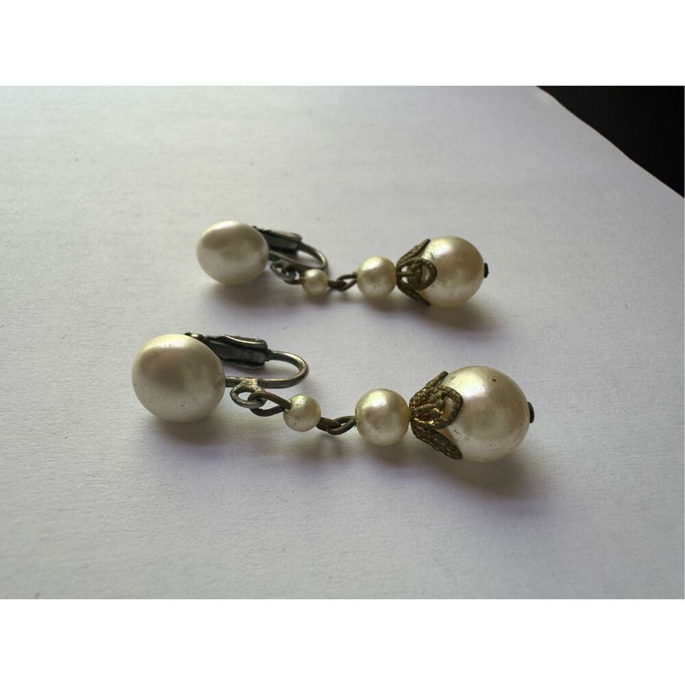 Vintage pearly-like white dangle clip on earrings